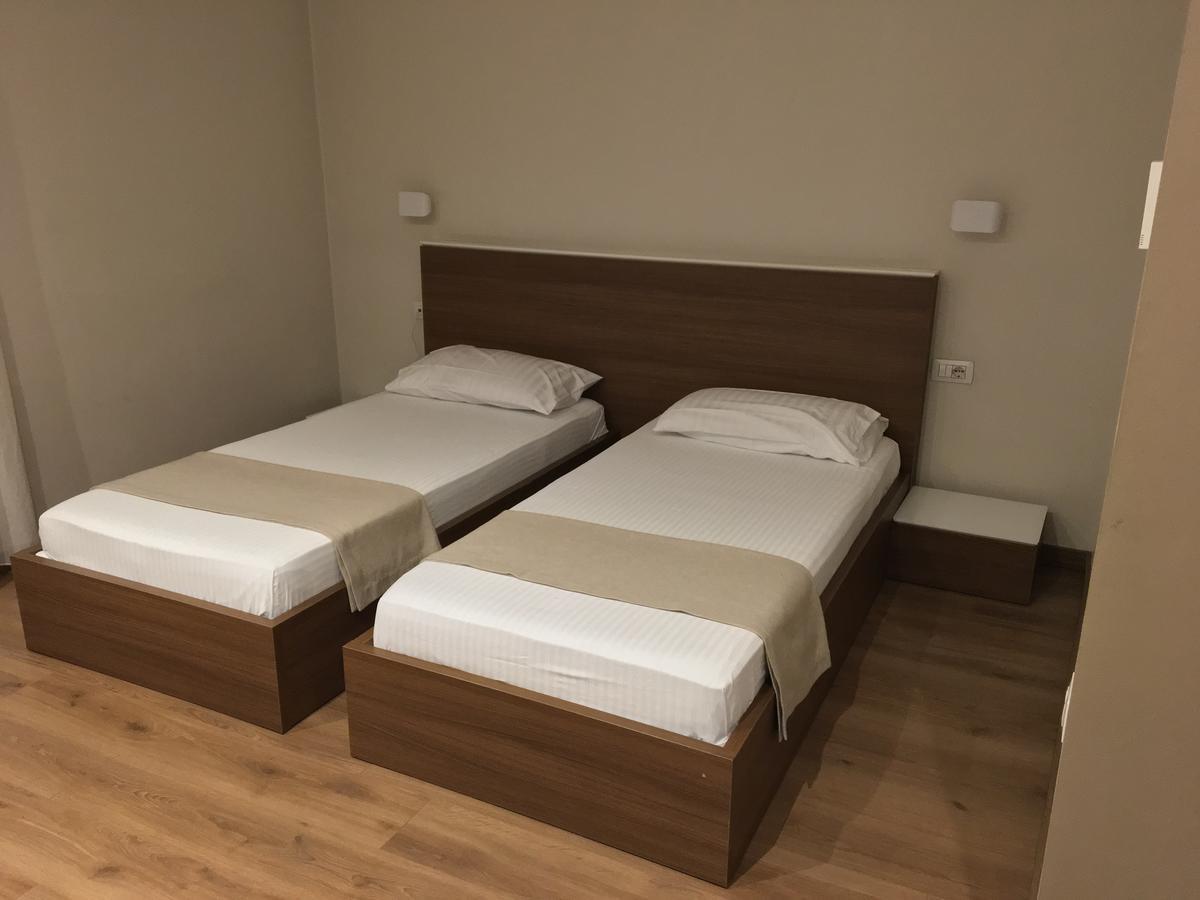 Soleo Hotel Tirana Extérieur photo