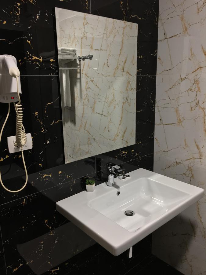 Soleo Hotel Tirana Extérieur photo